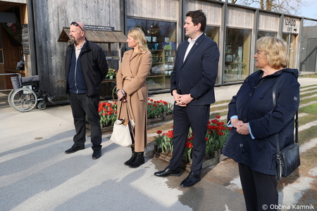 Pot za spomin v Arboretumu Volčji Potok povezuje generacije in krepi demenci prijazno okolje (5)